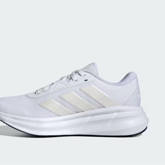 Adidas running shoes BRAND NEW - Picture 6 of 8